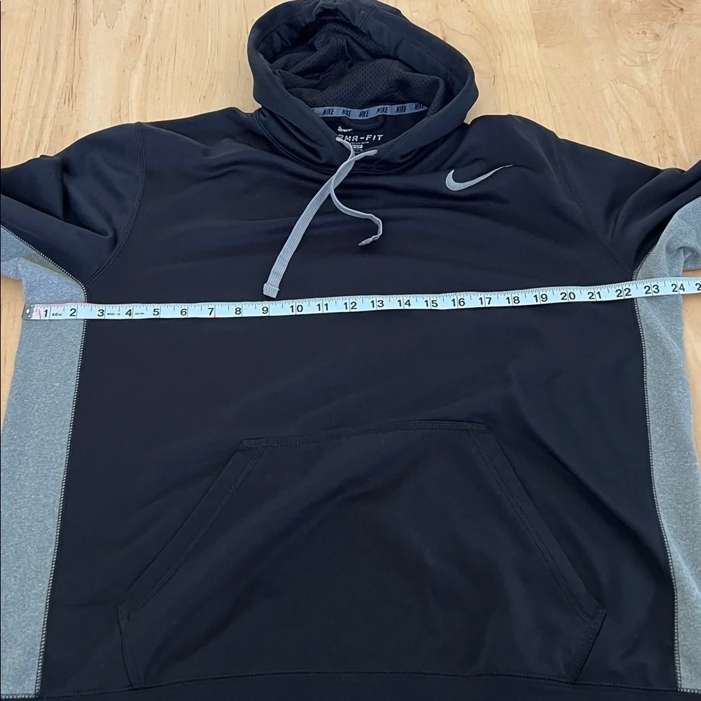 Nike sleek pullover